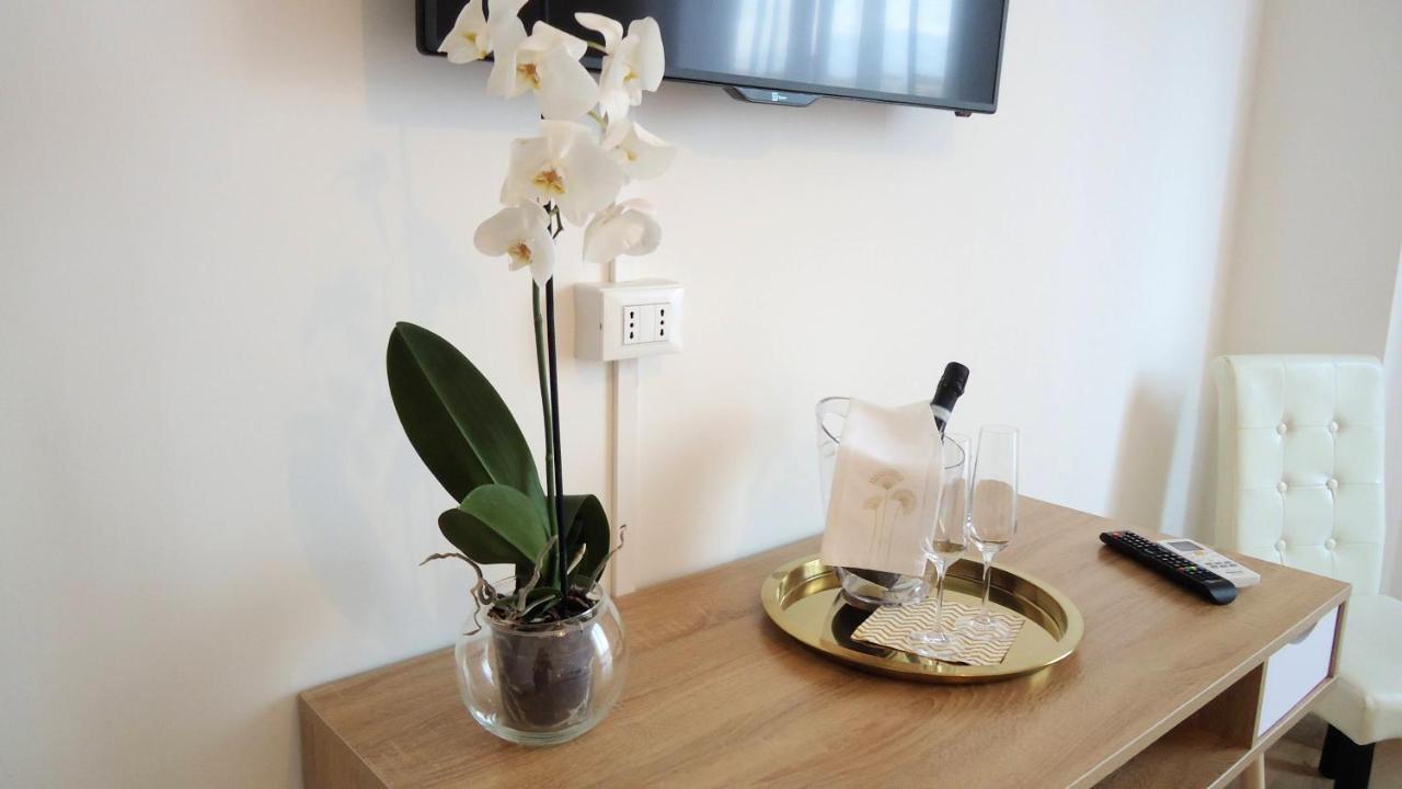 B&B Be Home ปาแลร์โม ภายนอก รูปภาพ